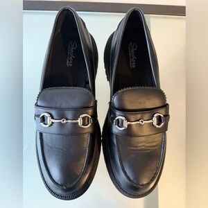 Sketchers Sleek Black Loafers with Silver Detailing - women’s size 10 US